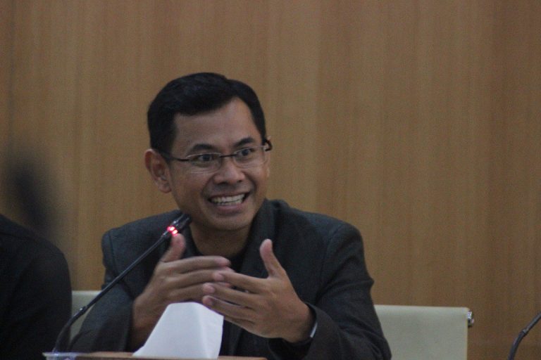 Penyerahan Bantuan Perangkat Belajar oleh IA ITB Jabar