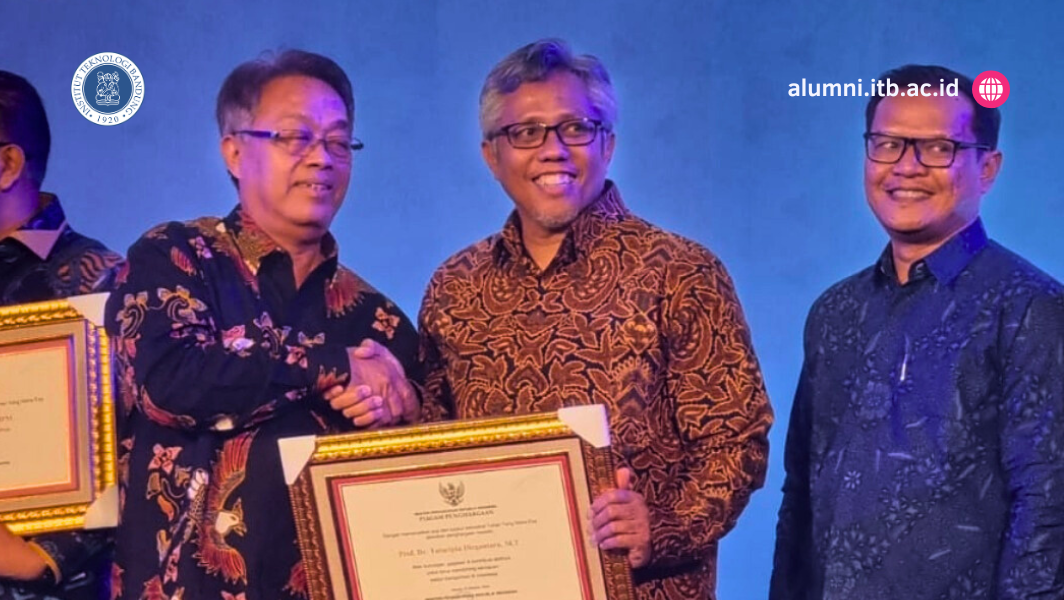 Alumni ITB Raih Penghargaan Tokoh Transportasi Nasional 2024