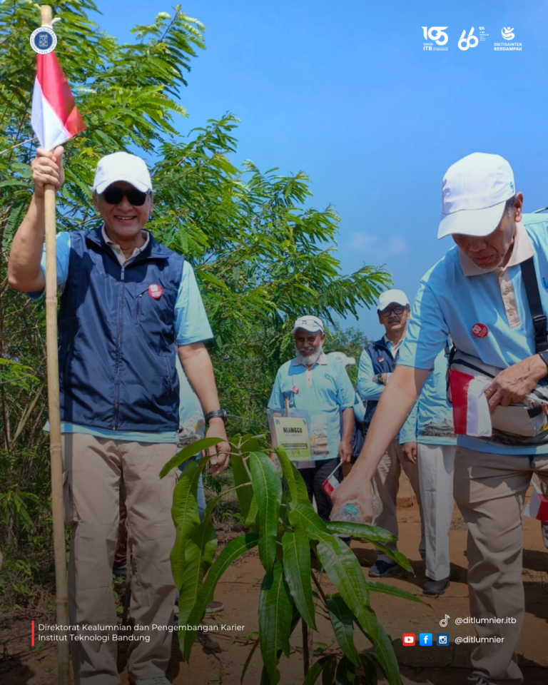 Alumni ITB ’80 Rayakan Kemerdekaan di Situs Megalitikum Gunung Padang & Situ Gunung