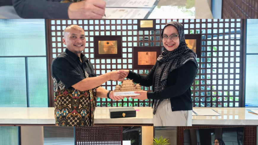 Alumni ITB 1994 Hibahkan Pohon untuk ITB Cirebon