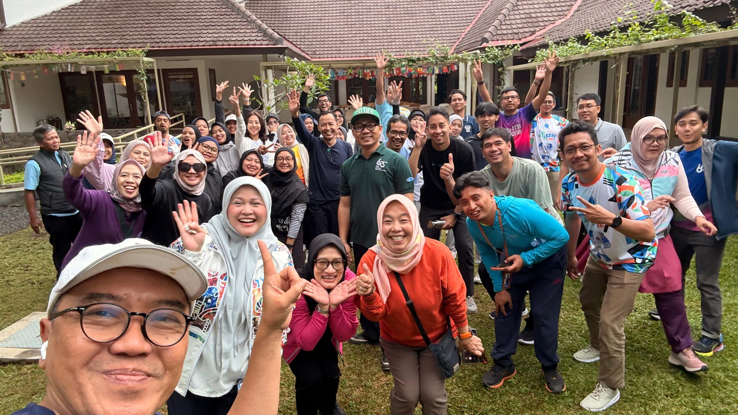 Menjalin Kebersamaan dalam Semangat “Dinas Bari Wisata”