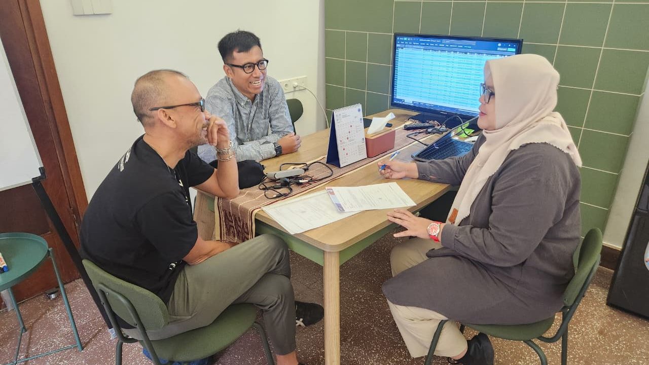 Serah Terima Data Alumni Geofisika dan Meteorologi 1963 – 2005