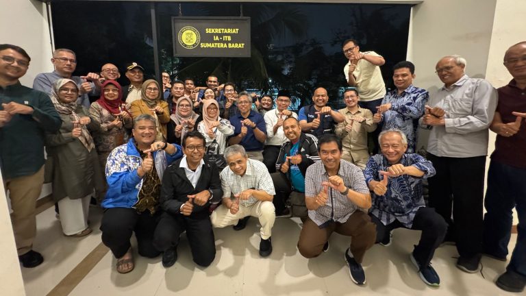IA ITB Pengda Sumatera Barat Sambut Kunjungan Rektor ITB dan Pengurus Pusat IA ITB