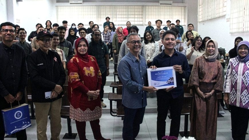 Dari Wisuda ke Dunia Nyata: Yhenda Permana Ungkap Kunci Menjadi Pemimpin Sukses
