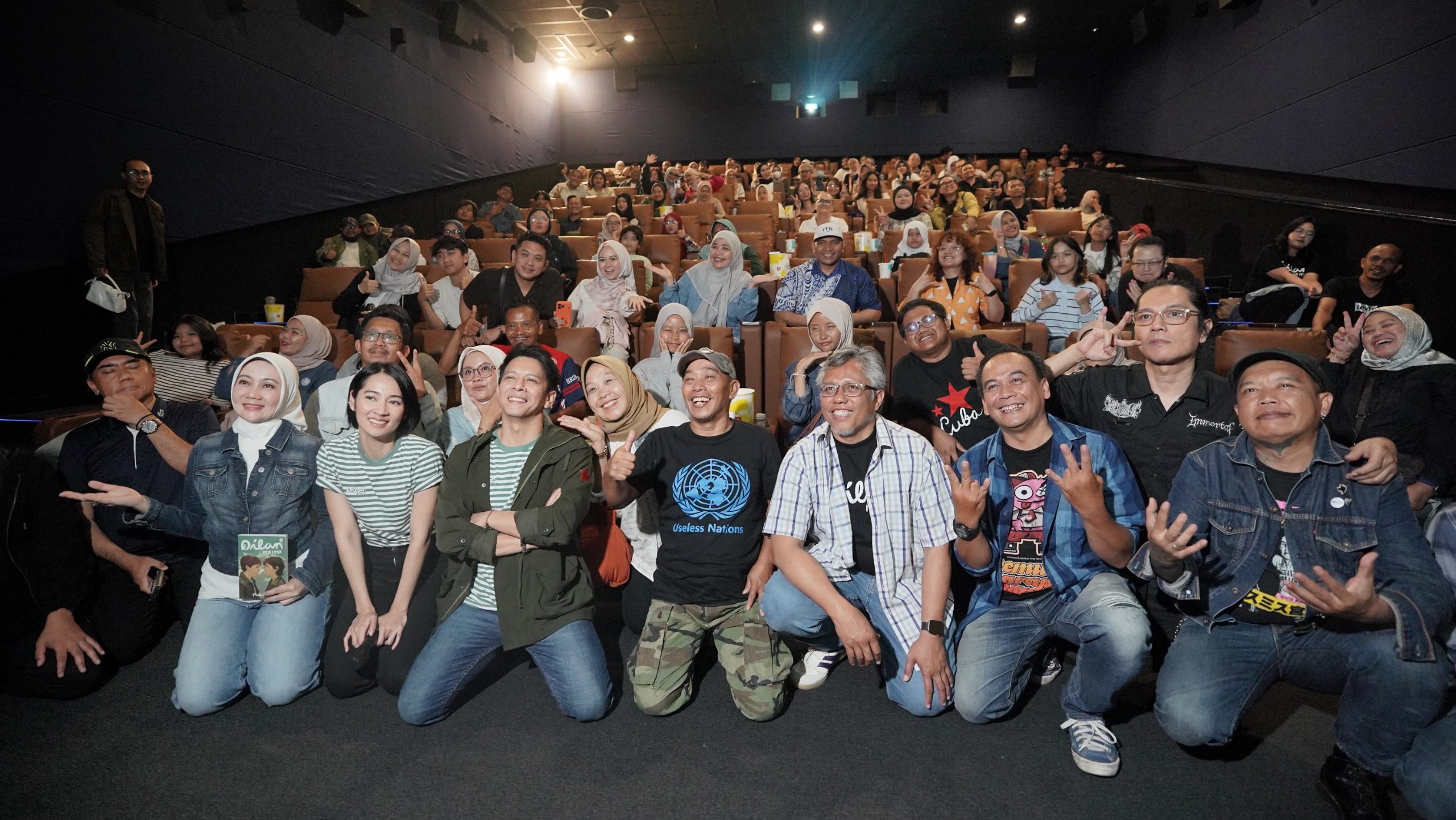 Rektor ITB Nobar Gala Premier Film Dilan 1997 di PVJ Bandung