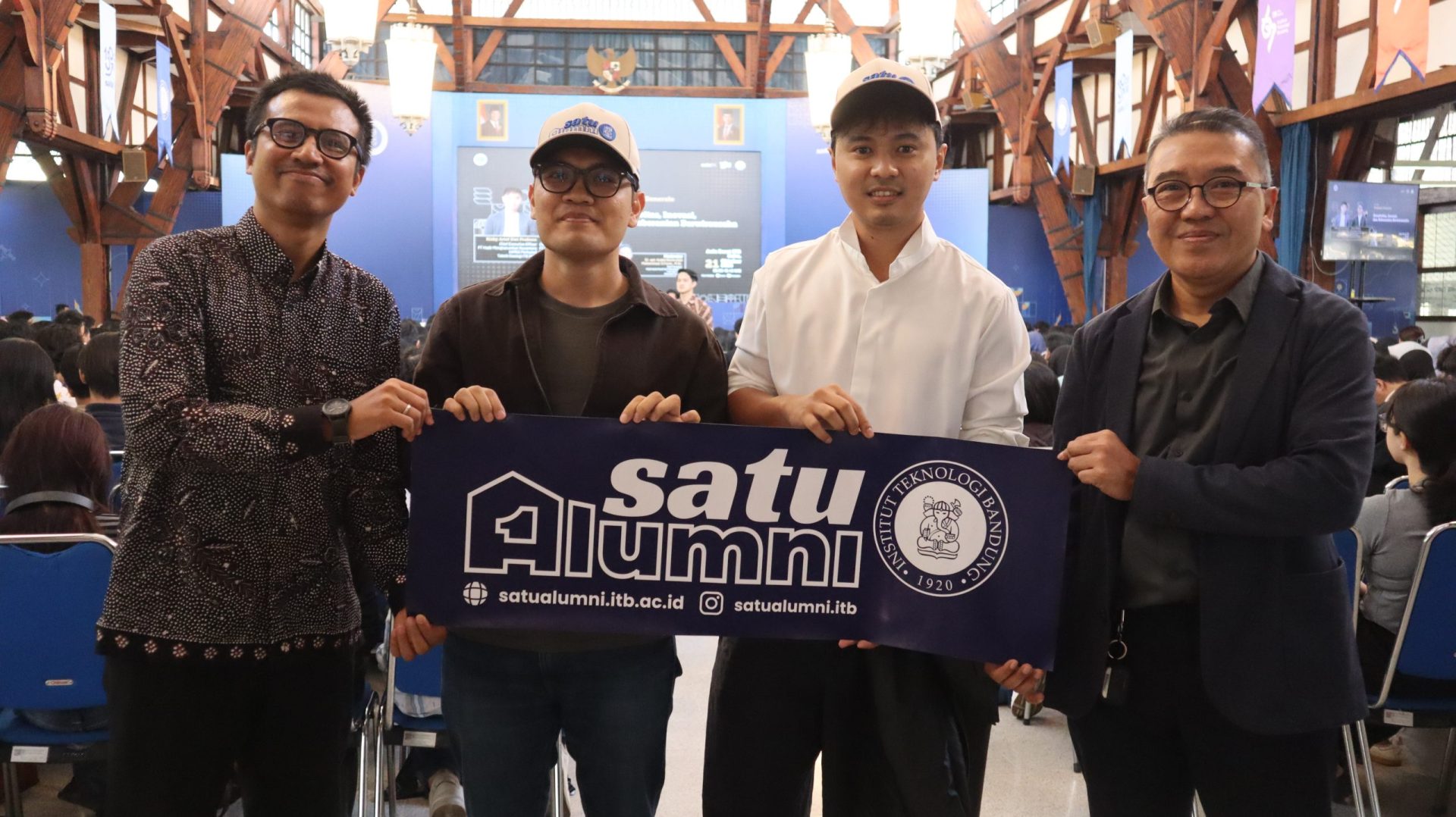 Dari Kampus ke Dunia Usaha, Alumni ITB Bagikan Perjalanan HMNS Perfume